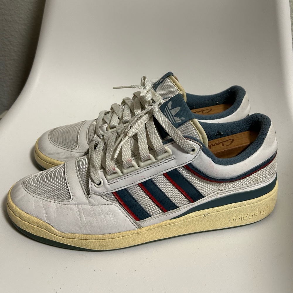 100% Authentic & Rare!! 
Men's Adidas OG (Pre-Own/Vintage)